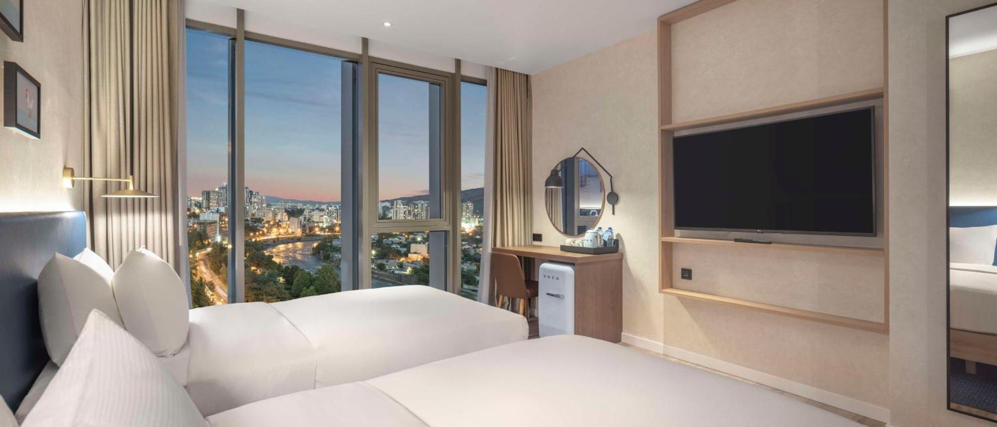 Hilton Garden Inn Tbilisi Riverview Ngoại thất bức ảnh