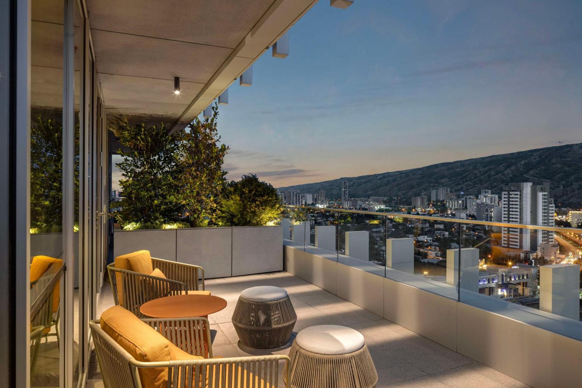 Hilton Garden Inn Tbilisi Riverview Ngoại thất bức ảnh