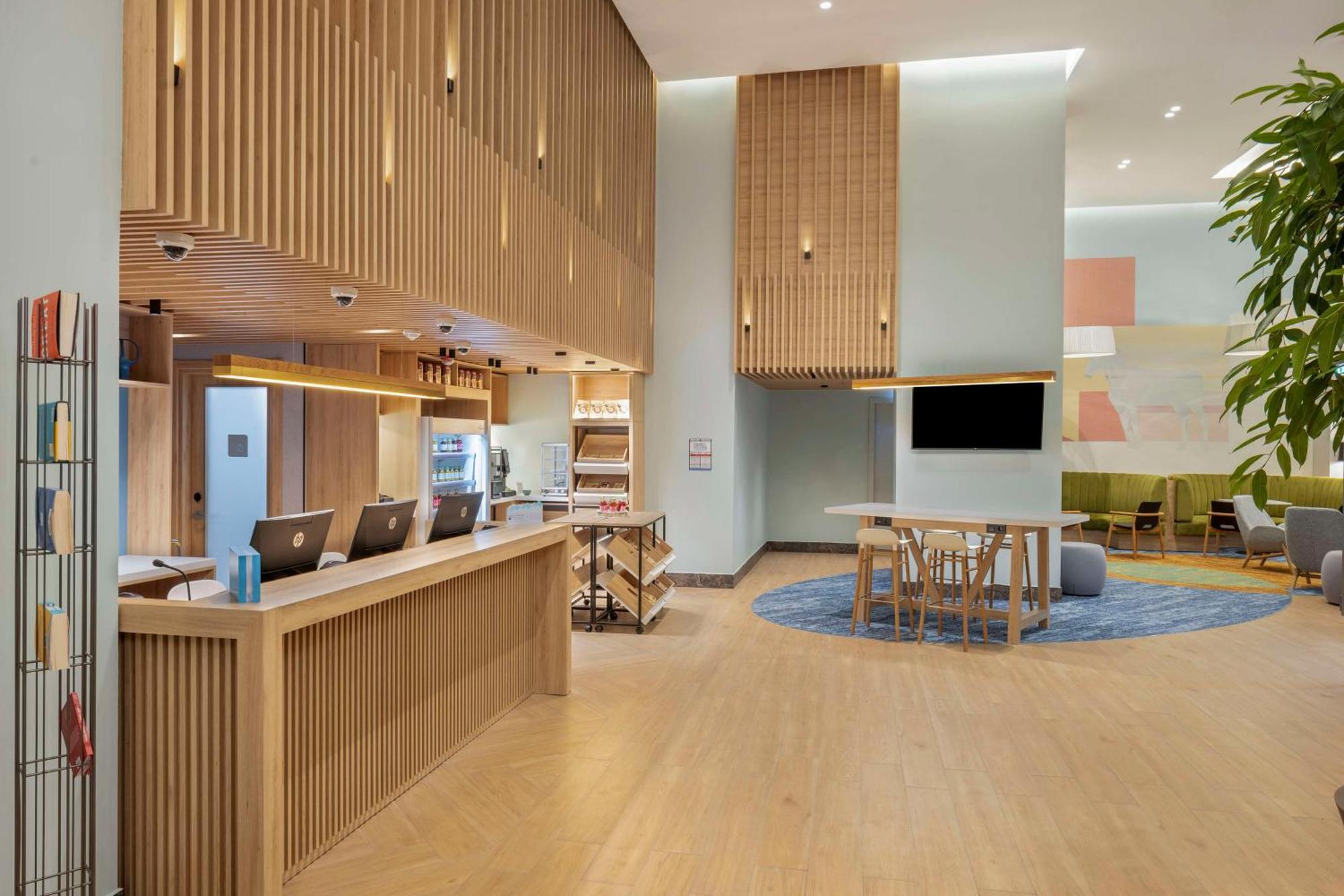 Hilton Garden Inn Tbilisi Riverview Ngoại thất bức ảnh