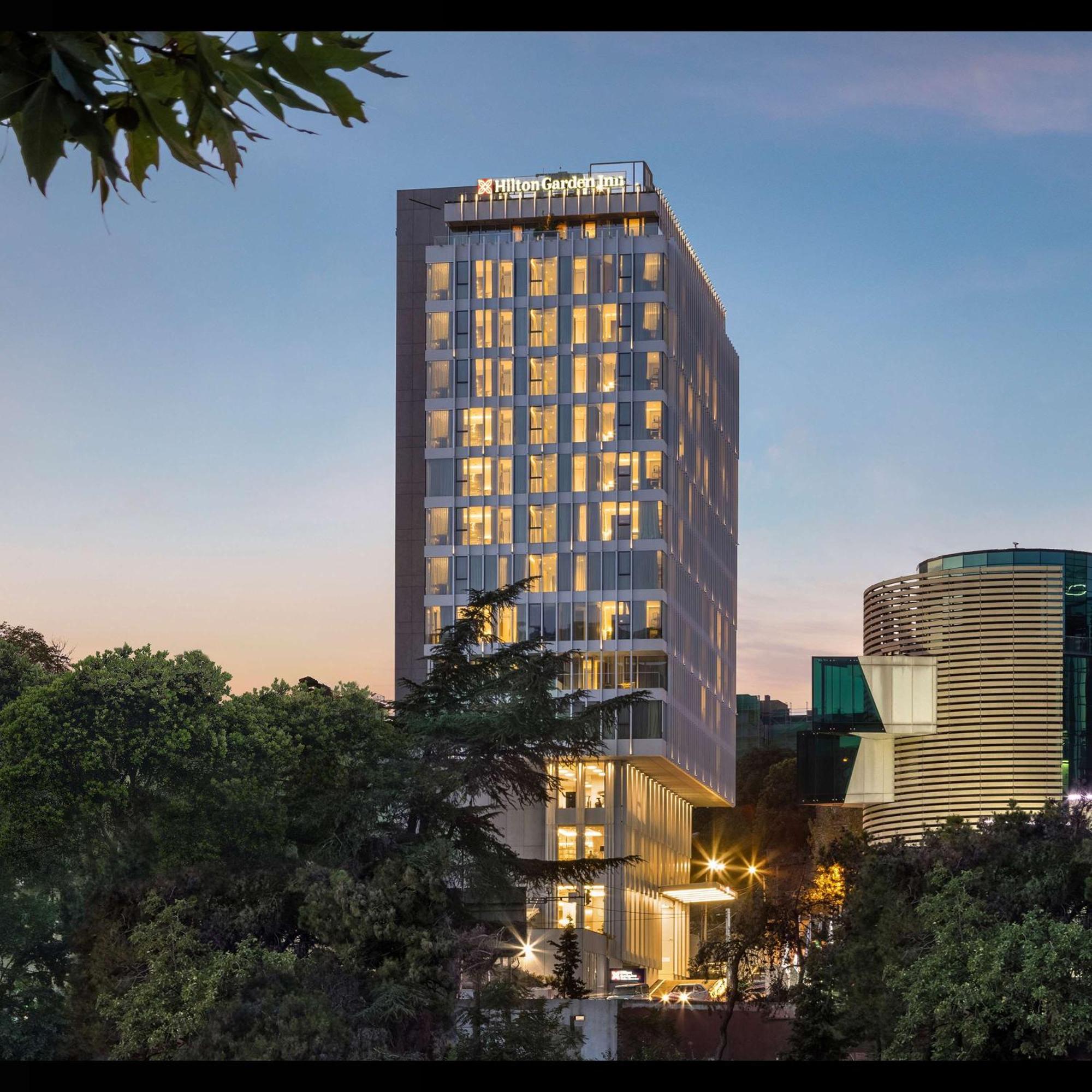 Hilton Garden Inn Tbilisi Riverview Ngoại thất bức ảnh