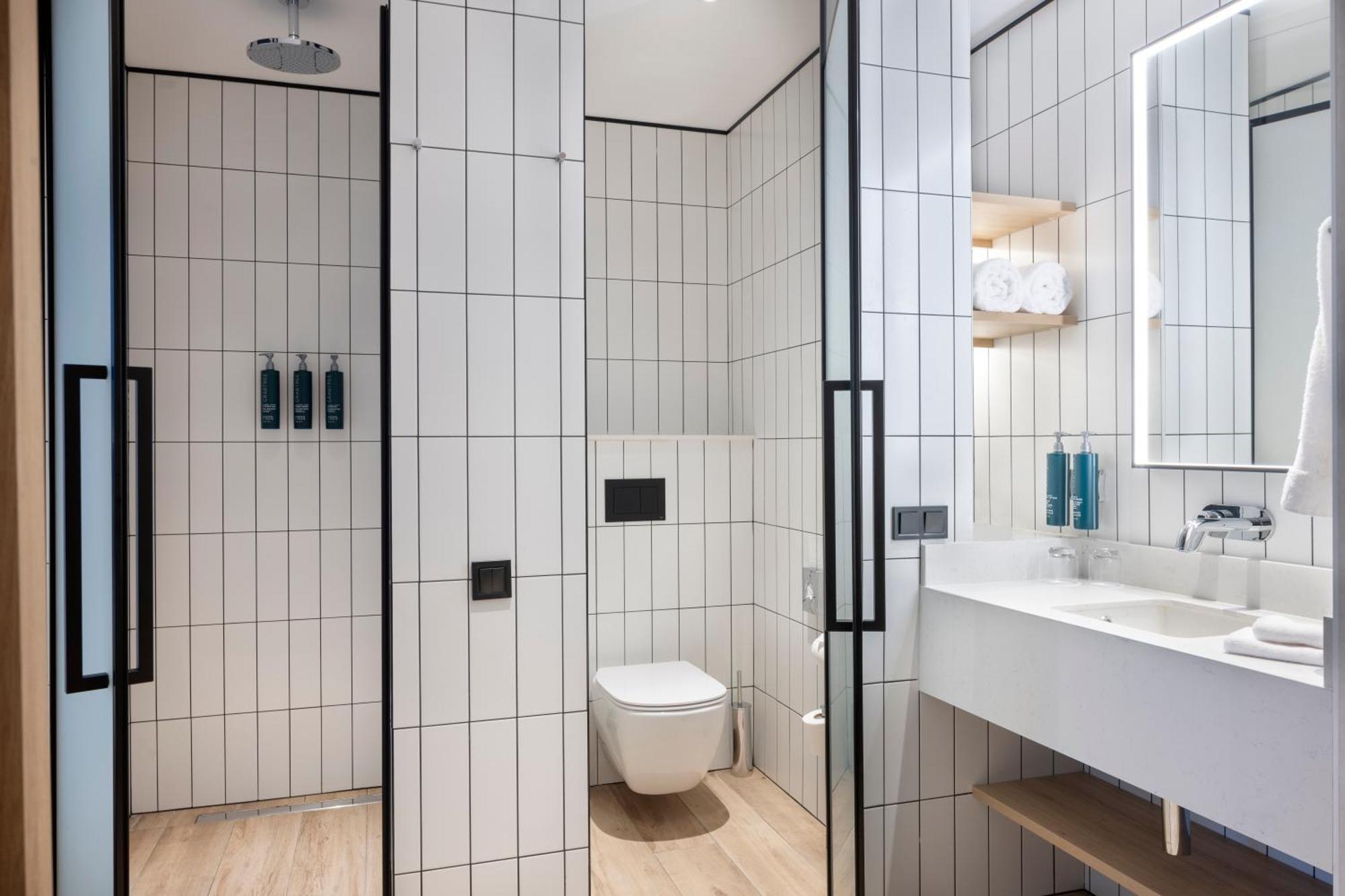 Hilton Garden Inn Tbilisi Riverview Ngoại thất bức ảnh