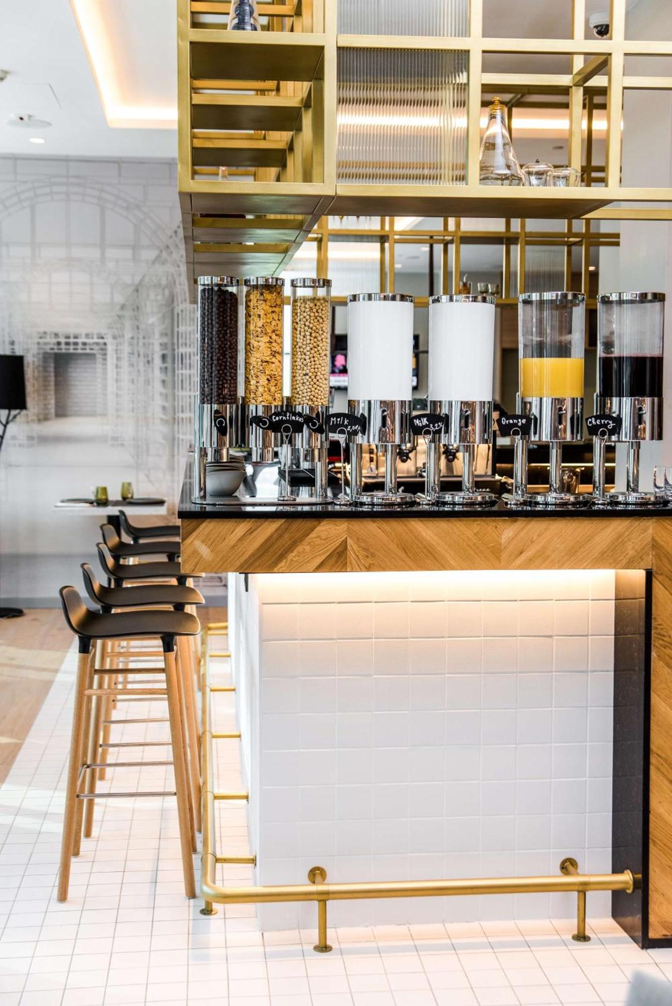 Hilton Garden Inn Tbilisi Riverview Ngoại thất bức ảnh